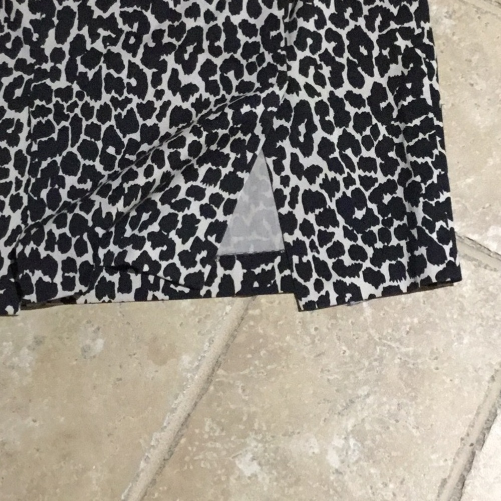 Body By Victoria Leopard Skirt with two splits - Picture 3 of 3